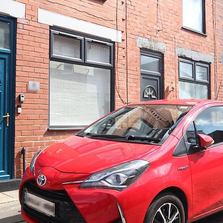 2-Bedroom, Free Parking, High Speed Wi-Fi, Swinton 曼彻斯特 外观 照片