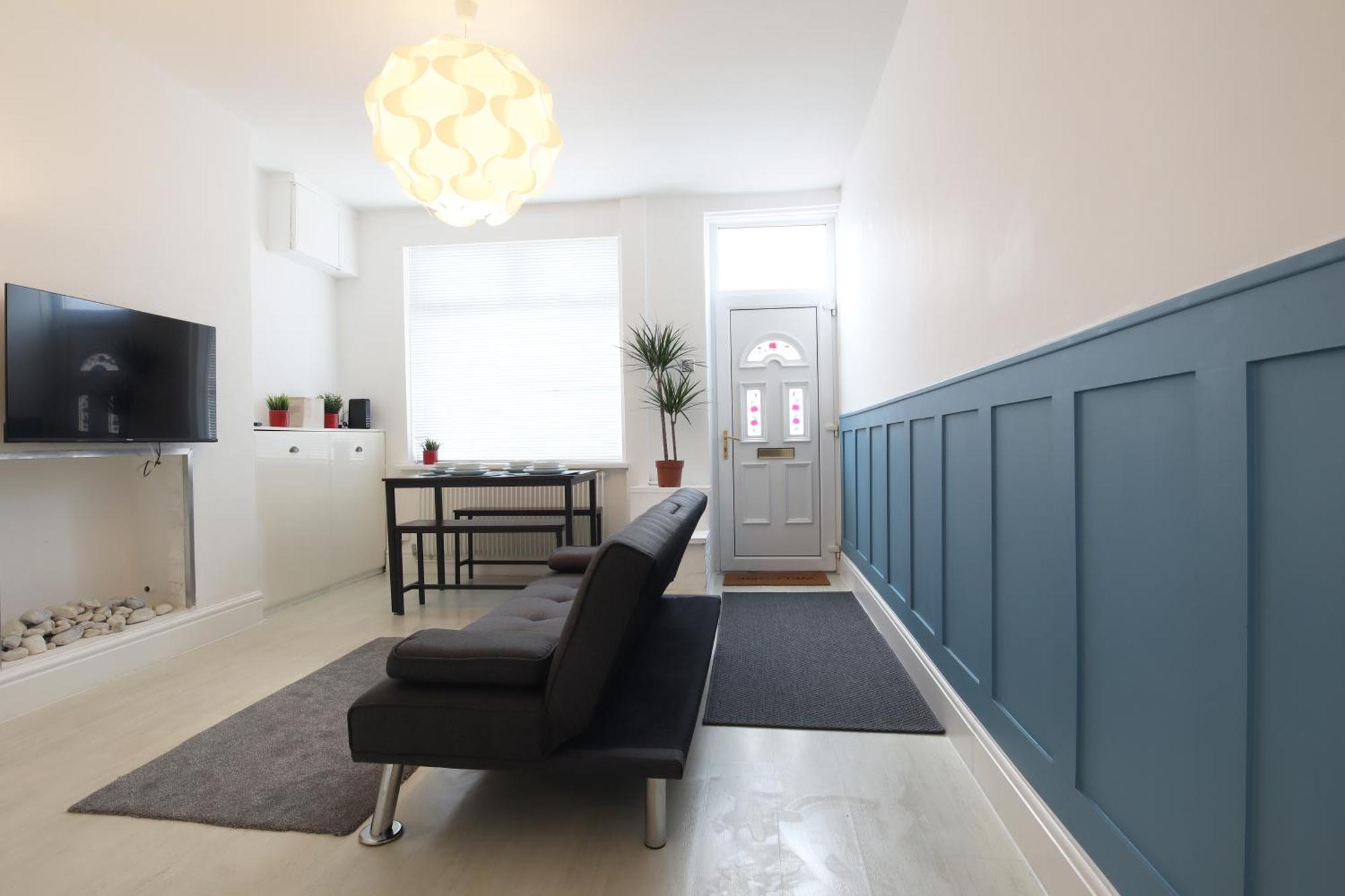 2-Bedroom, Free Parking, High Speed Wi-Fi, Swinton 曼彻斯特 外观 照片